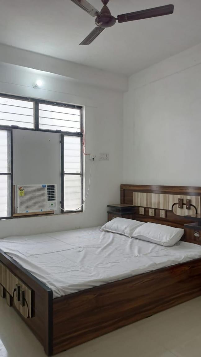 Sriram Homestay 01 Km To Sri Ram Mandir Ayodhya Exterior foto