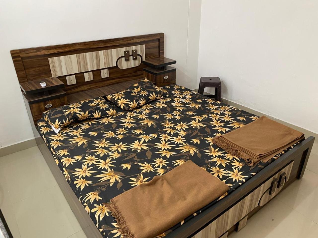 Sriram Homestay 01 Km To Sri Ram Mandir Ayodhya Exterior foto